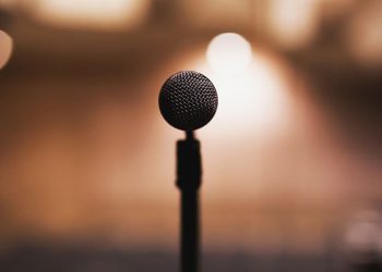 Kırgızistan’da ‘playback’ yapmak yasaklandı