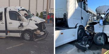 Komşu şehirlerde işçi servisi kazaları