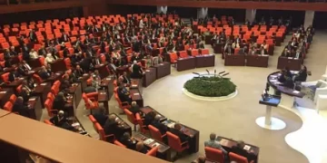 Sözleşmeli personele kadro düzenlemesi komisyondan geçti