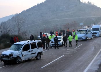 Tokat’ta gizli buzlanma sebebiyle zincirleme kaza: 9 yaralı