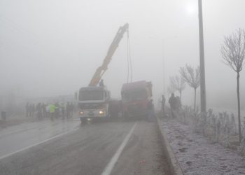 Konya’da sis zincirleme kazaya sebep oldu: 20 kişi yaralandı