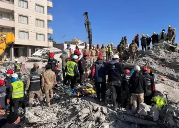 Depremden 228 saat sonra sağ çıkarıldılar