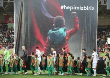 Depremzedelere yardım maçında Alanyaspor: 2 – Galatasaray: 4