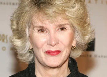 Ünlü oyuncu Barbara Bosson hayatını kaybetti