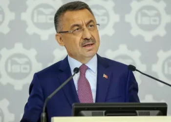Fuat Oktay: Bir havalimanını devlet yapamayacak da bir belediye mi yapacak?