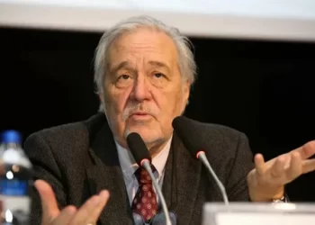 Tarihçi İlber Ortaylı’dan şirketlere çağrı: Millete olan borcunuzu ödeme zamanı, gün bugün