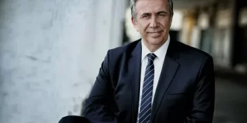 Mansur Yavaş, deprem bölgesine mobil duş ve çamaşırhane merkezi kurdu