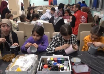 Muş’ta depremzede vatandaşlar için hobi kursları açıldı