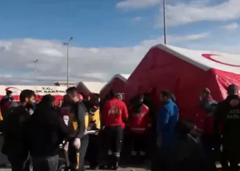 Sağlık Bakanı Koca: Sahra hastanelerinin kurulumu devam ediyor