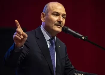 Bakan Soylu'dan ABD Büyükelçisi'ne: ''Hangi gazetecilere yazı yazdırdığını biliyorum.Pis ellerini Türkiye'nin üzerinden çek'' Bakan Soylu’dan ABD Büyükelçisi’ne: ”Hangi gazetecilere yazı yazdırdığını biliyorum.Pis ellerini Türkiye’nin üzerinden çek”