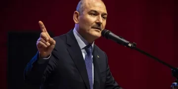 Bakan Soylu’dan ABD Büyükelçisi’ne: ”Hangi gazetecilere yazı yazdırdığını biliyorum.Pis ellerini Türkiye’nin üzerinden çek”