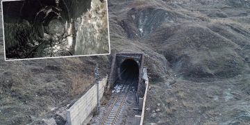 Adıyaman’da depremde çöken demiryolu tüneli kapandı