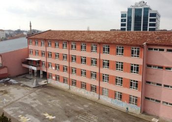 Aksaray'da deprem riski taşıyan 3 okula tahliye Aksaray’da deprem riski taşıyan 3 okula tahliye