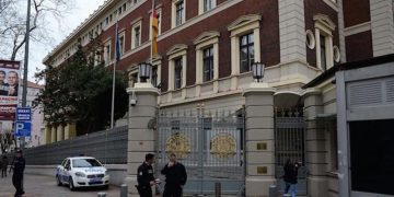 Tek tek kapatılıyorlar! Alman Başkonsolosluğu da kapatıldı