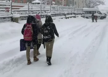 Ankara’da olumsuz hava koşulları nedeniyle eğitime ara verildi