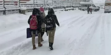 Ankara’da olumsuz hava koşulları nedeniyle eğitime ara verildi