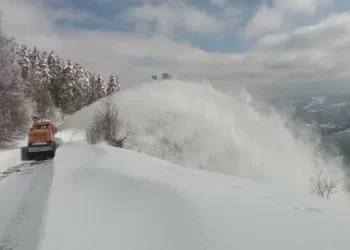 Artvin’de kar yağışı nedeniyle eğitime bir gün ara verildi