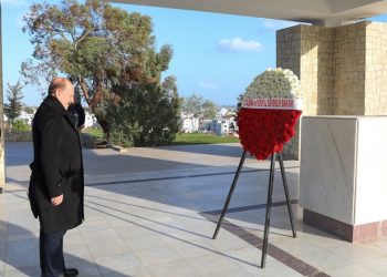Bakan Bilgin KKTC’de Denktaş ve Küçük’ün anıt mezarlarını ziyaret etti