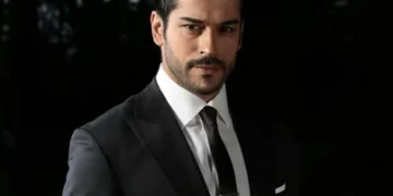 Burak Özçivit, Katar gelirini depremzedelere bağışladı