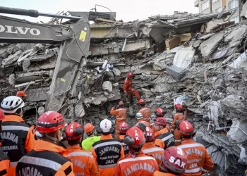 Deprem felaketinde can kaybı 43 bini aştı