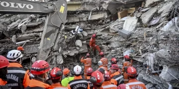 Deprem felaketinde can kaybı 43 bini aştı