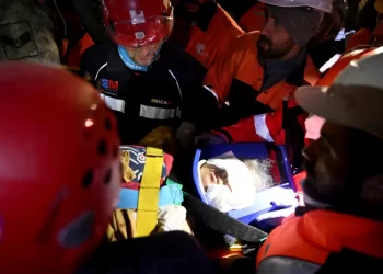 İskenderun’da 162 saat sonra sağ çıkarıldı