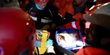 İskenderun’da 162 saat sonra sağ çıkarıldı