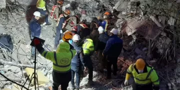 Depremden 209 saat sonra eşiyle birlikte kurtarıldı
