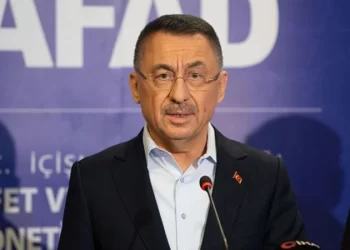 Cumhurbaşkanı Yardımcısı Fuat Oktay: Tüm afet bölgesine kontrollü bir şekilde doğal gaz vermeye başlıyoruz