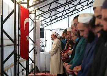 Diyanet İşleri Başkanı Erbaş, Hatay’da cuma namazı kıldırdı