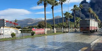 Hatay’da depremin ardından deniz taştı