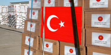 İsrail depremzedeler için yardım gönderiyor