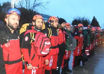 İstanbul’dan ekipler deprem bölgesine doğru yola çıktı