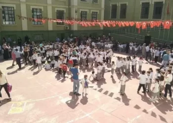 İstanbul’da deprem riskli 93 okul boşaltılacak