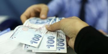 Kamudaki 700 bin işçinin zam talebi Bakanlık yolunda