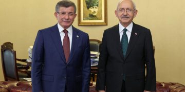 Davutoğlu, Kılıçdaroğlu’nu ziyaret ederek baş sağlığı diledi