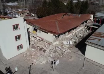 Malatya’da güçlendirilen okullar yıkıldı