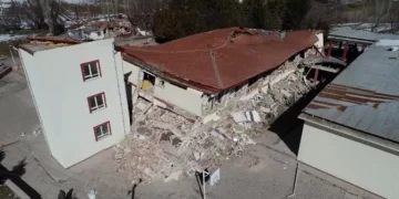 Malatya’da güçlendirilen okullar yıkıldı