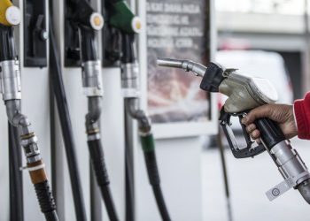 Motorine rekor zam: Litre fiyatları 56 TL’ye dayandı Motorin için üçüncü indirim