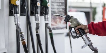 Motorine rekor zam: Litre fiyatları 56 TL’ye dayandı Motorin için üçüncü indirim