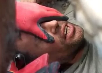 Uzman çavuş,103 saat sonra enkazdan sağ çıkarıldı