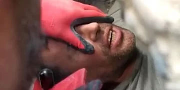 Uzman çavuş,103 saat sonra enkazdan sağ çıkarıldı