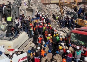 Depremin 153. saatinde 21 yaşındaki Rukiye kurtarıldı