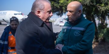 TBMM Başkanı Şentop’tan depremzedelere ziyaret