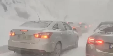 Yoğun kar yağışı nedeniyle Uludağ yolu kapandı