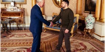 Ukrayna Devlet Başkanı Zelenski, Britanya’da Kral III. Charles’la Görüştü!