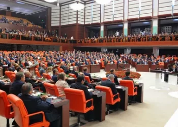 AKP’nin grup önerisi kabul edildi