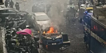 Alman holiganlar Napoli’de olay çıkardı! Şehri savaş alanına çevirdiler