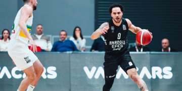 Anadolu Efes evinde çok rahat
