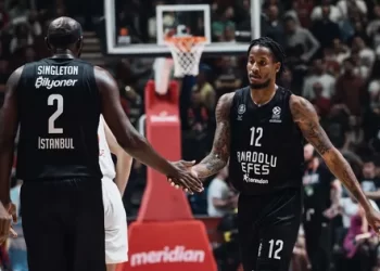 Anadolu Efes deplasmanda farklı kaybetti!